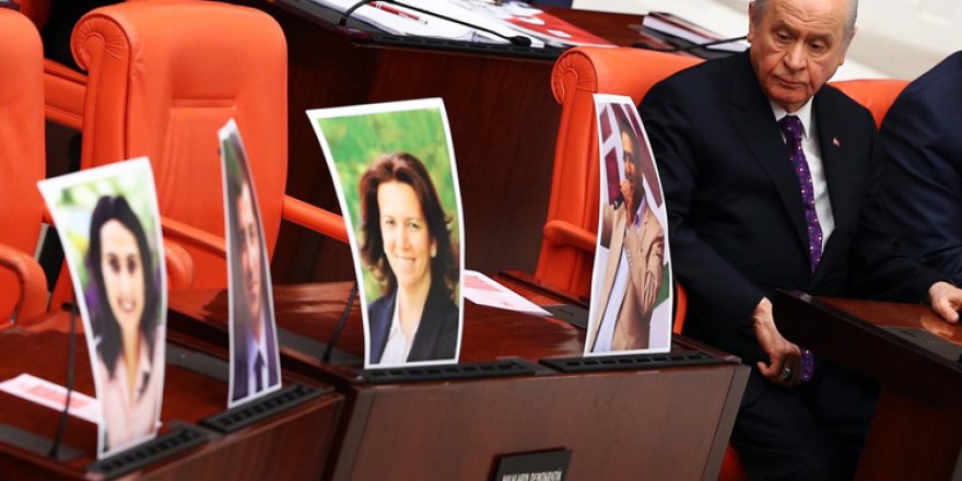MHP, HDP’nin kapatılması için başvuru yapacağını açıkladı!