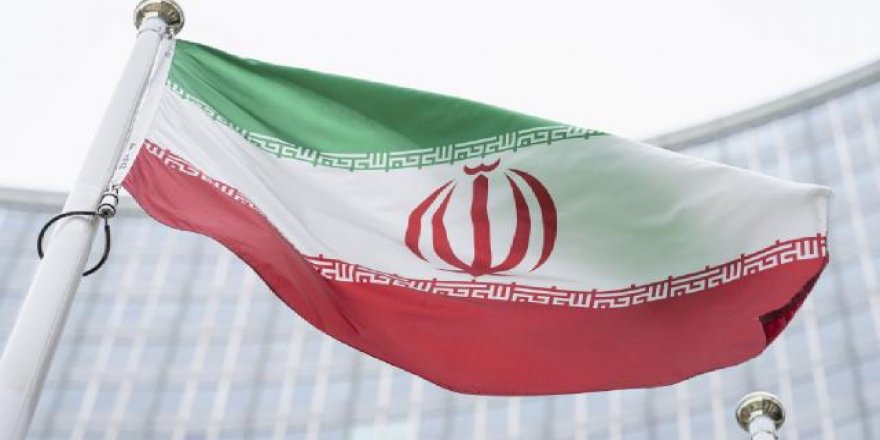 İran: Petrolü kaçak satıyor ve parasını gizlice getiriyoruz