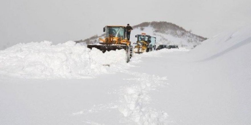 Kürt illerinde kar esareti: 5 ilde bin 65 köye ulaşılamıyor