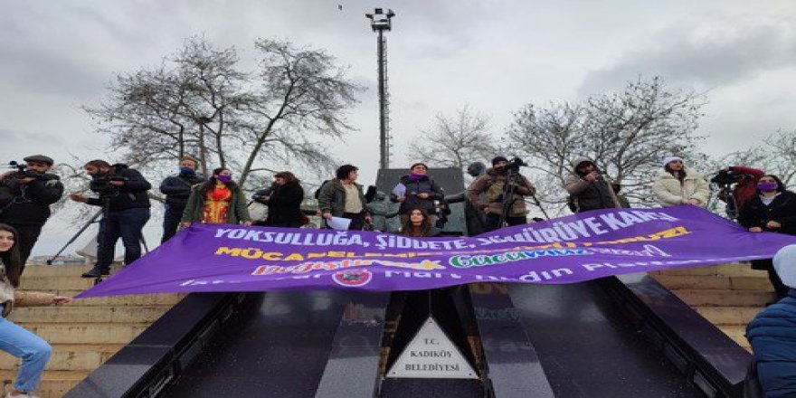 Kadıköy'de 8 Mart mitingi: Krizin faturasını devlet babanız ödesin