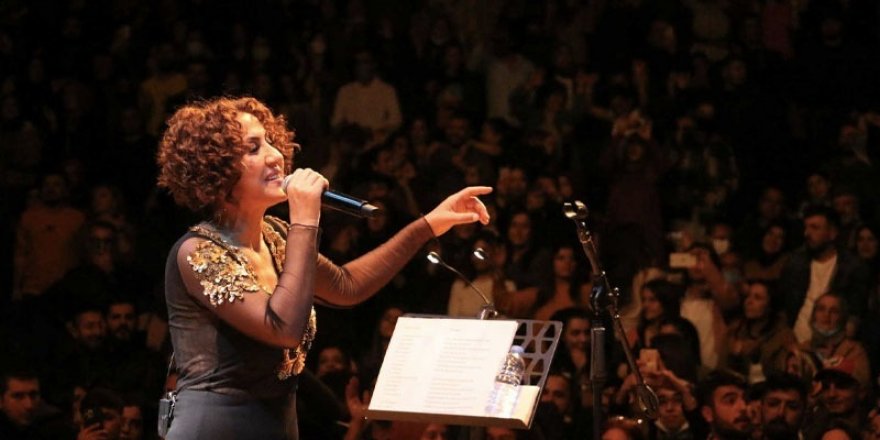 Aynur Doğan Ankara'da  sahne aldı: Biz bir arada şarkı söyleyebiliyoruz