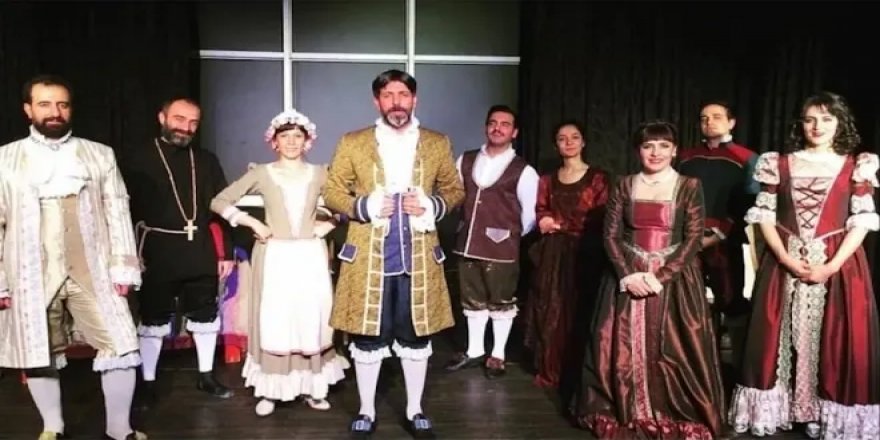 Mersin'de izin verilen Kürtçe tiyatro oyunu Adana'da yasaklandı