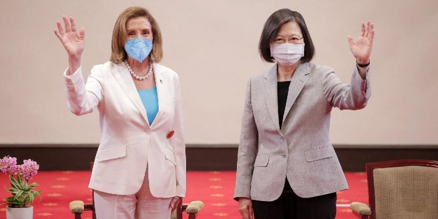 Nancy Pelosi Tayvan’dan ayrıldı