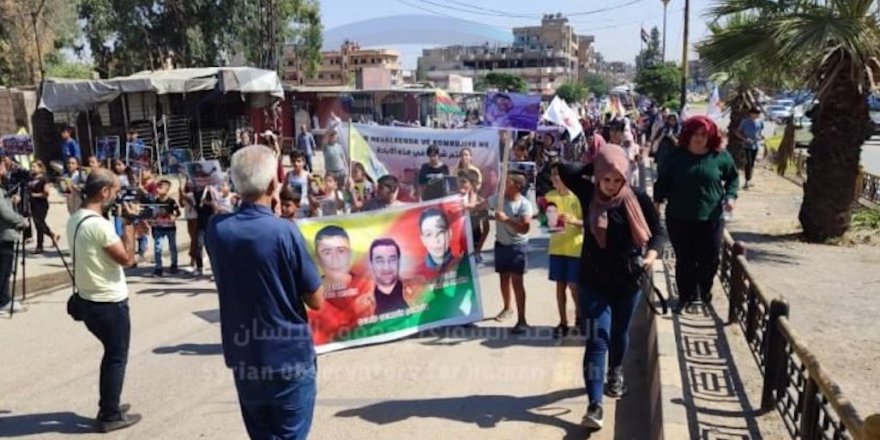 Sınırdaki Kürt yerleşimleri vuruluyor, sivil kayıplar artıyor, halk sokakta protesto ediyor