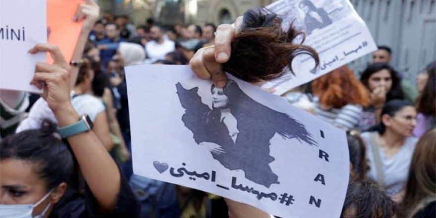 İranlı kadınlara göre, molla rejiminin sonu yakın
