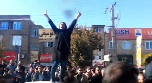 Mahabad Milletvekili: Kürt şehirlerindeki gösterilerde 105 kişi öldürüldü