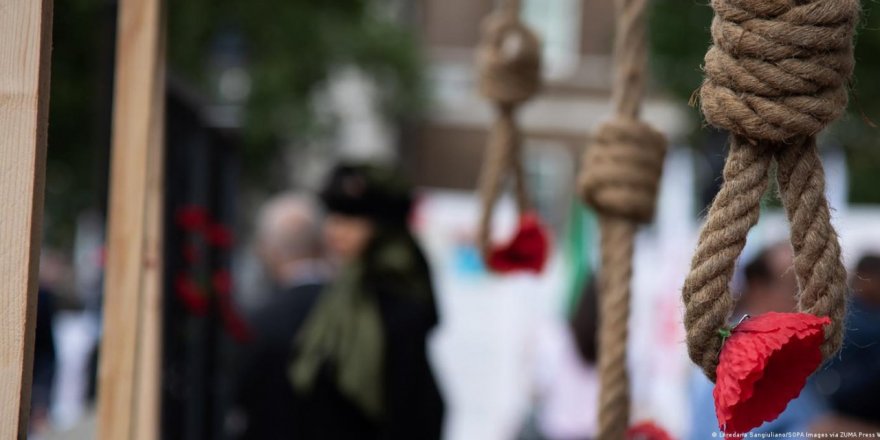 Almanya'da İranlıları sınır dışı etmeme önerisi
