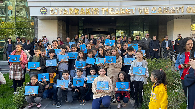 DTSO, Kürtçe dersini seçen 120 öğrenciye tablet hediye etti 6 saat önce