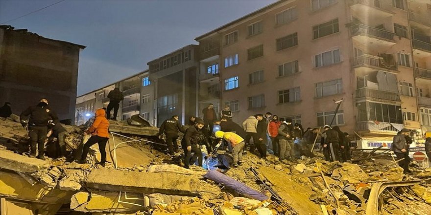 Maraş Pazarcık'ta 7.4 şiddetinde deprem: Birçok ilde hissedildi