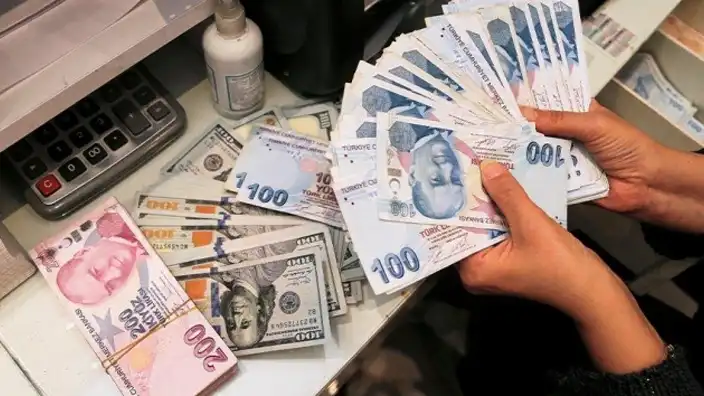 Dolar ve euro rekor tazeledi: İthal ürünlerde zamlar başladı