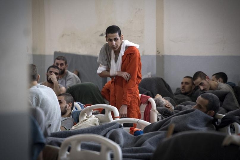 5 bin IŞİD militanının tutulduğu hapishaneden fotoğraflar 3