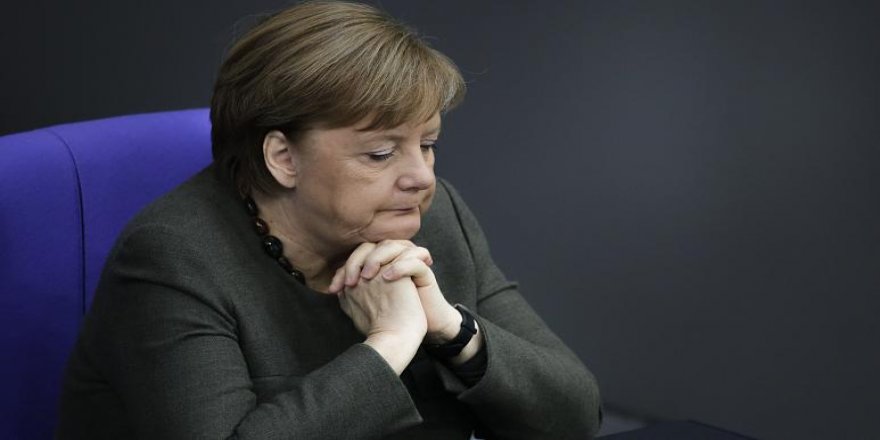 Angela Merkel: Almanya'daki insanların yüzde 60 ila 70'ine koronavirüs bulaşabilir