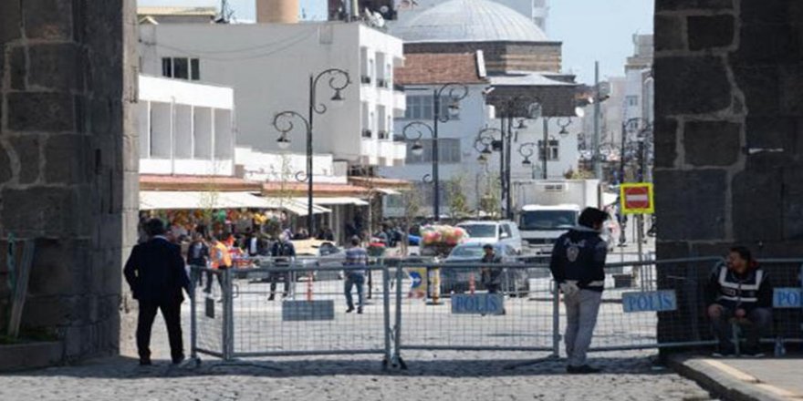 Diyarbakır'da aynı aileden üç kişi koronavirüsten yaşamını yitirdi
