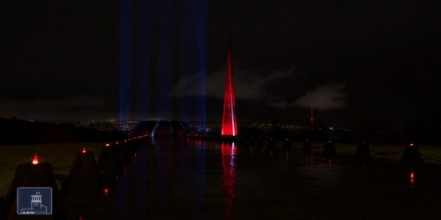 Ermenistan'da Işıklar Söndü, Çanlar Çaldı