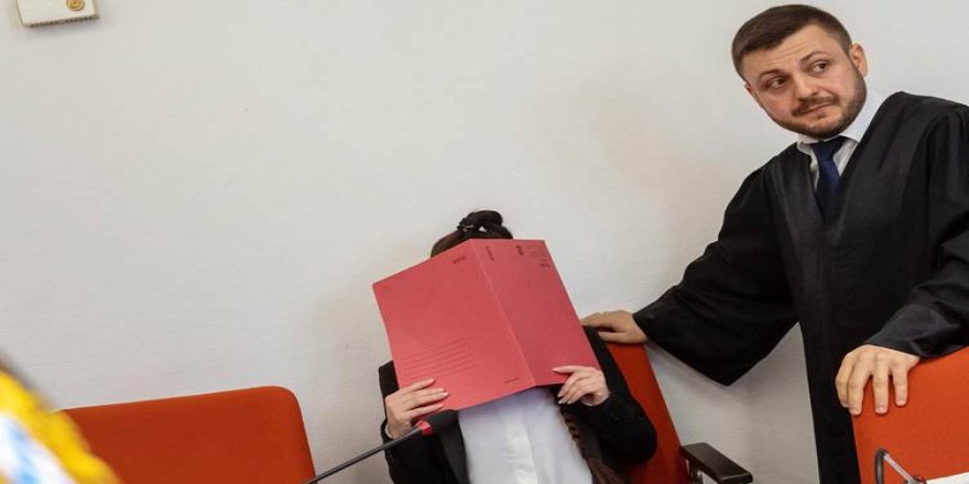 IŞİD mensubu ve Alman eşi Ezidilere yönelik suçlardan dolayı yargılanıyor