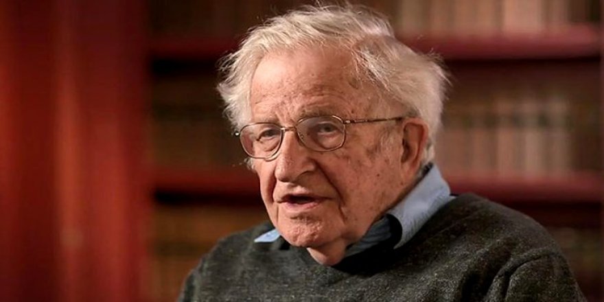 Noam Chomsky: ABD, Trump'ın yanlış kararları nedeniyle felakete koşuyor