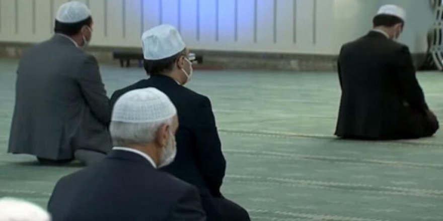 Bakanlık istedi: Okul bahçelerinde cuma namazı kılınacak