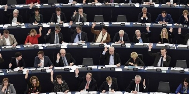 Avrupa Parlamentosu Türkiye ile müzakereleri geçici olarak dondurdu