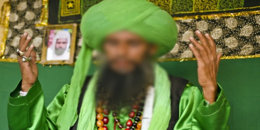 Hastaları öpücükle iyileştirdiğini söylüyordu: Kovid-19'dan öldü