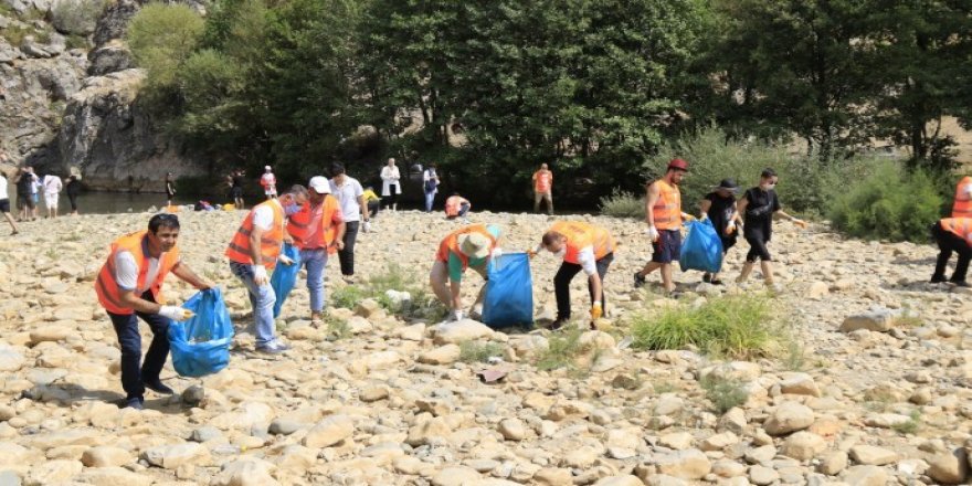 Birkleyn Mağaraları'ndaki çöpleri topladılar