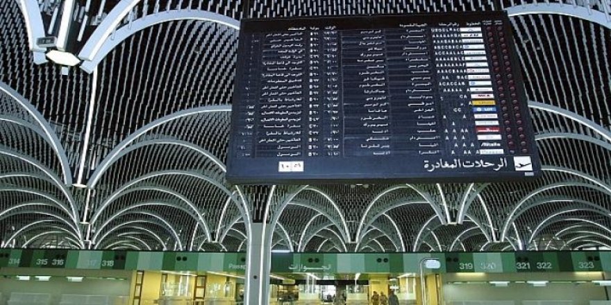 Bağdat Havalimanı’na füze saldırısı   