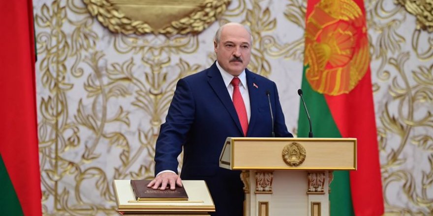 Lukaşenko protestolara rağmen yemin ederek göreve başladı