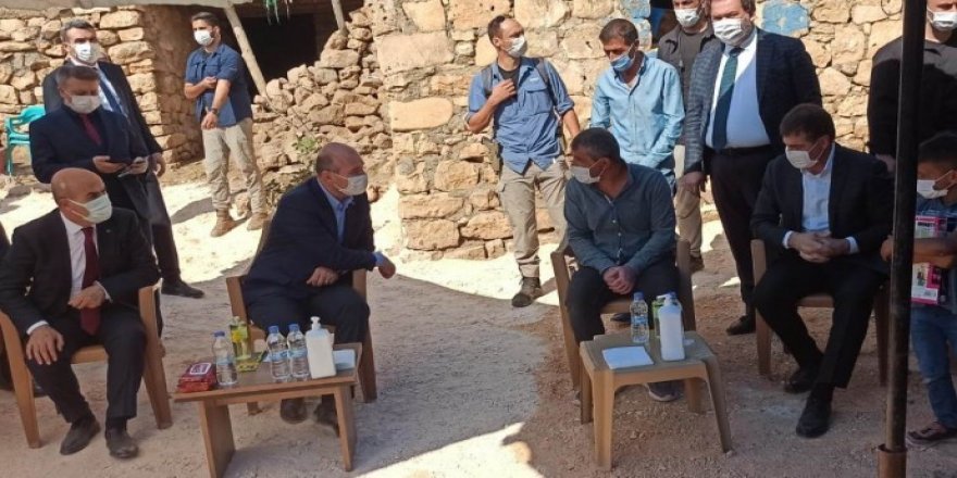 Soylu, koruma ordusuyla Sakarya'da saldırıya uğrayan işçileri ziyaret etti