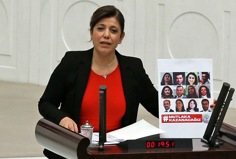 HDP Adana Milletvekili Meral Danış Beştaş tutuklandı