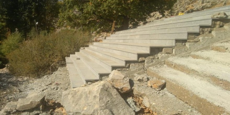 Munzur Gözleri'ne beton