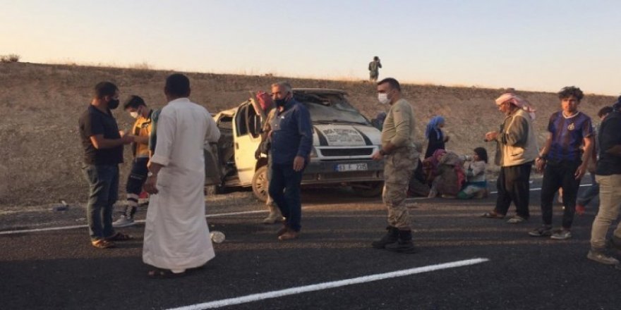 Urfa’da tarım işçileri kaza yaptı: 1 ölü, 11 yaralı