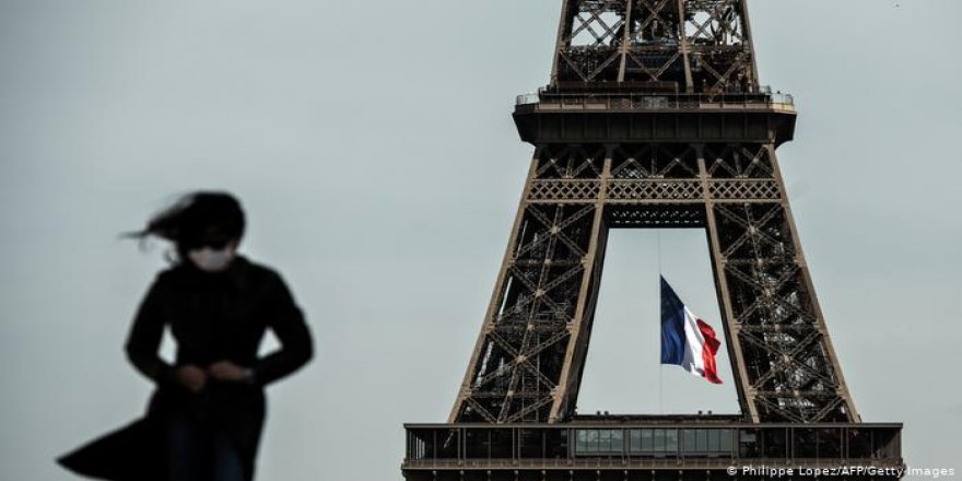 Fransa'da Covid-19 nedeniyle sokağa çıkma yasağı ilan edildi