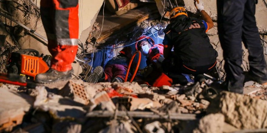 İzmir depremi: 25 ölü, 804 yaralı