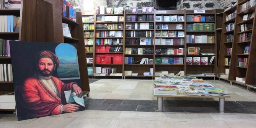 İstanbul Kitapçısı'nda Kürtçe yayınlara 'hassasiyet' engeli