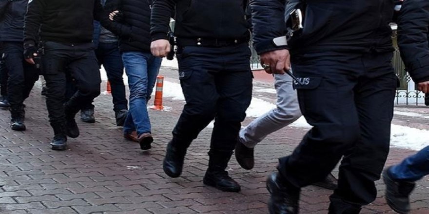 Diyarbakır’da 13 öğretmen gözaltına alındı                               