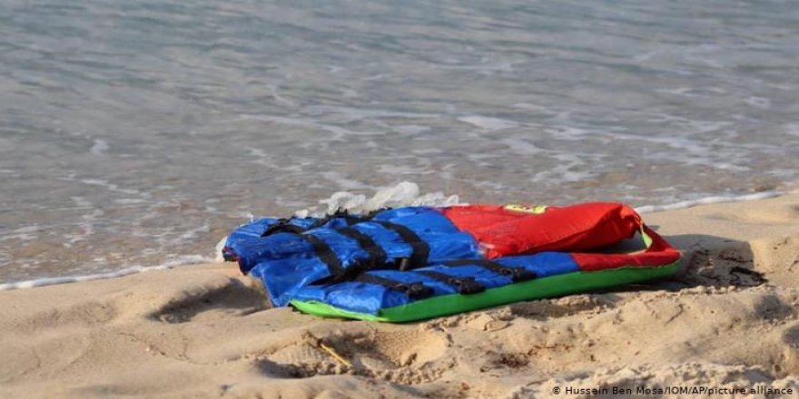 Libya açıklarında tekne battı: En az 74 kişi öldü
