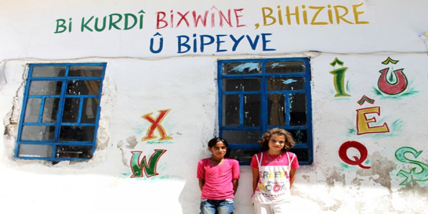 Suriye Eğitim Bakanı: Okulları Rojava Özerk Yönetimi'nden alacağız