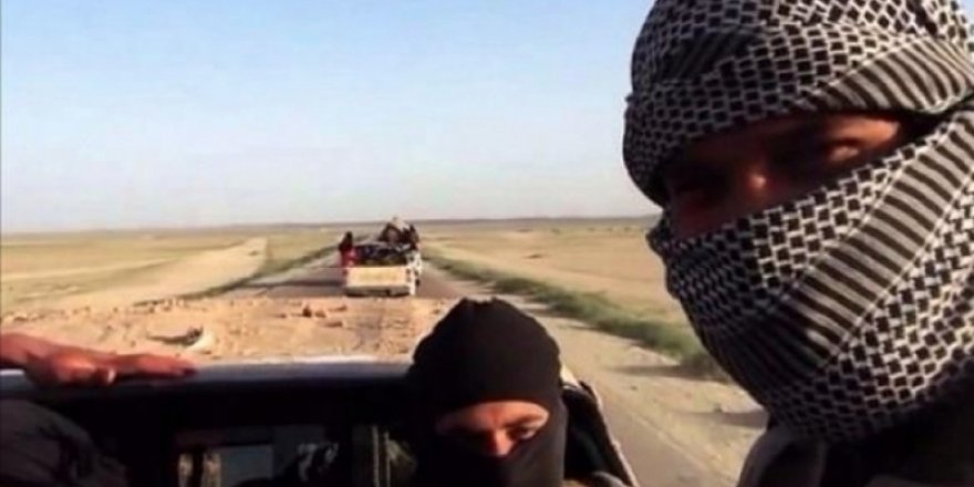 IŞİD Deyr ez Zor'da 2 kişiyi kaçırarak vahşice infaz etti