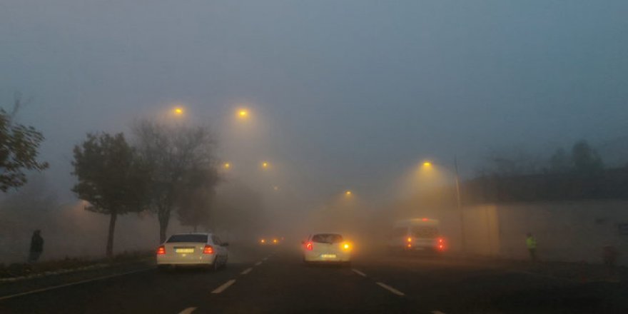 Diyarbakır’da sis trafiği olumsuz etkiliyor