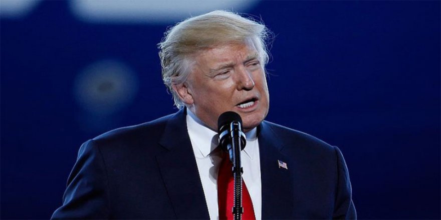 Trump daha önce karşı çıktığı yardım paketini imzaladı