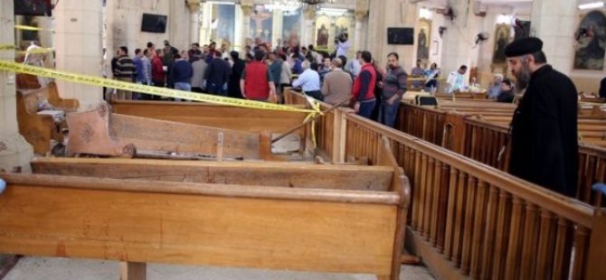 Mısır'da iki kiliseye saldırı