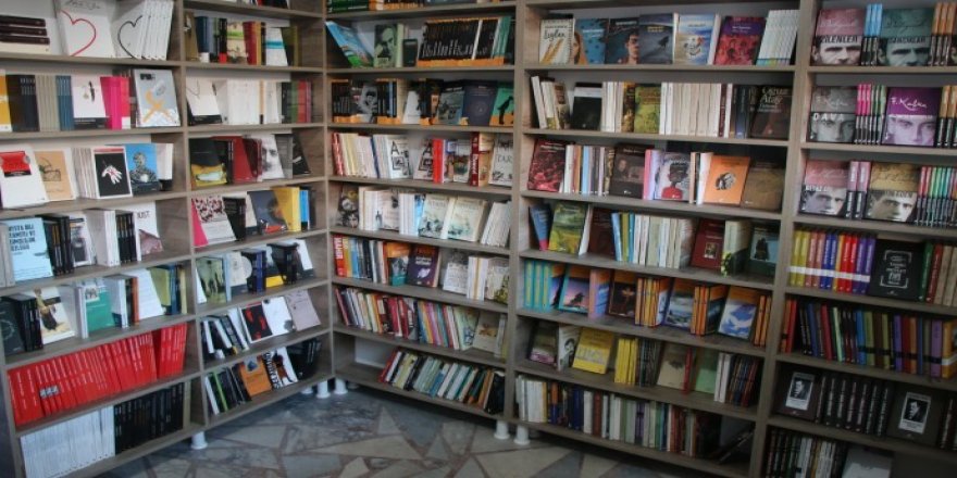 Batman’da Roza Kitabevi açıldı