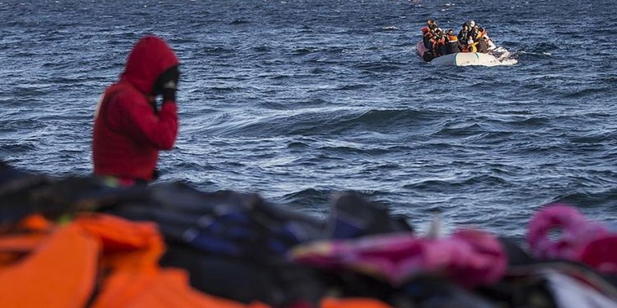 Libya açıklarında göçmen teknesi battı, 43 kişi öldü