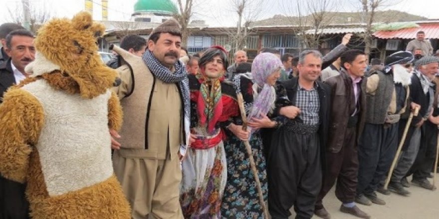 Doğu Kürdistan'da Kürt kültürünün geleneksel eğlencesi yaşatılıyor