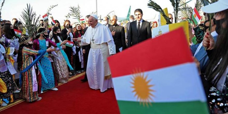 Papa Francis Erbil'e ulaştı