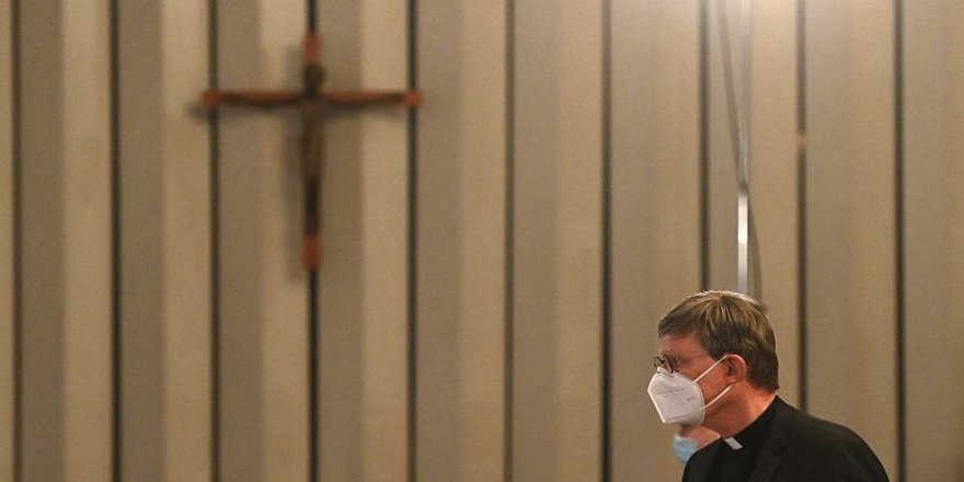 "Köln Katolik Kilisesi'nde 314 çocuk cinsel şiddete uğradı"