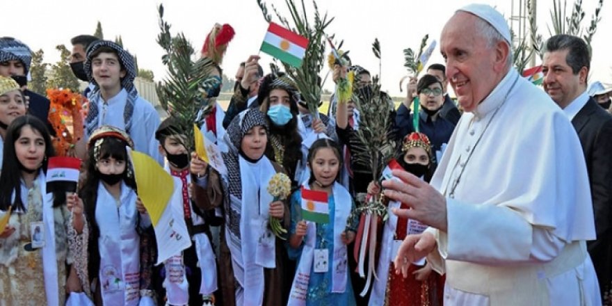 Macron: Papa’nın ziyareti, Ortadoğu için bir dönüm noktası