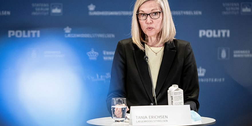 VİDEO-AstraZeneca aşısının kullanımının durdurulduğunu açıklarken bayıldı