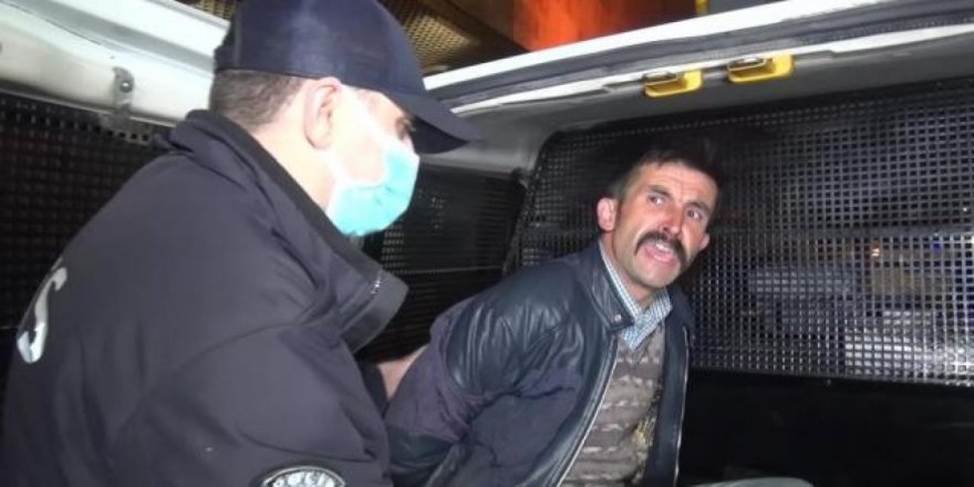 Bursa: Ulu Cami'ye balyozlu saldırı: Korkulukları haç işaretine benziyor