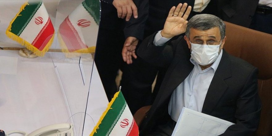 Eski İran Cumhurbaşkanı Ahmedinejad cumhurbaşkanlığına yeniden aday oldu