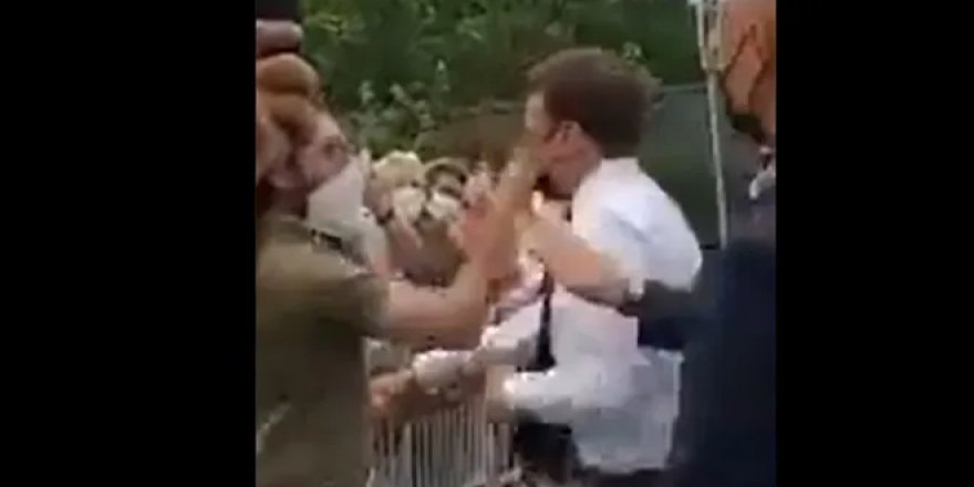Fransa Cumhurbaşkanı Macron'a tokatlı saldırı